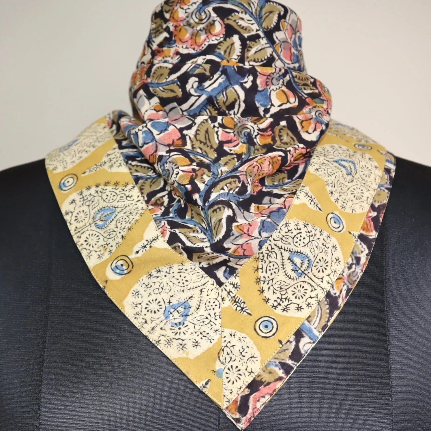 Botanical Bliss - Appliqu Border Bandana (KK1491-22)