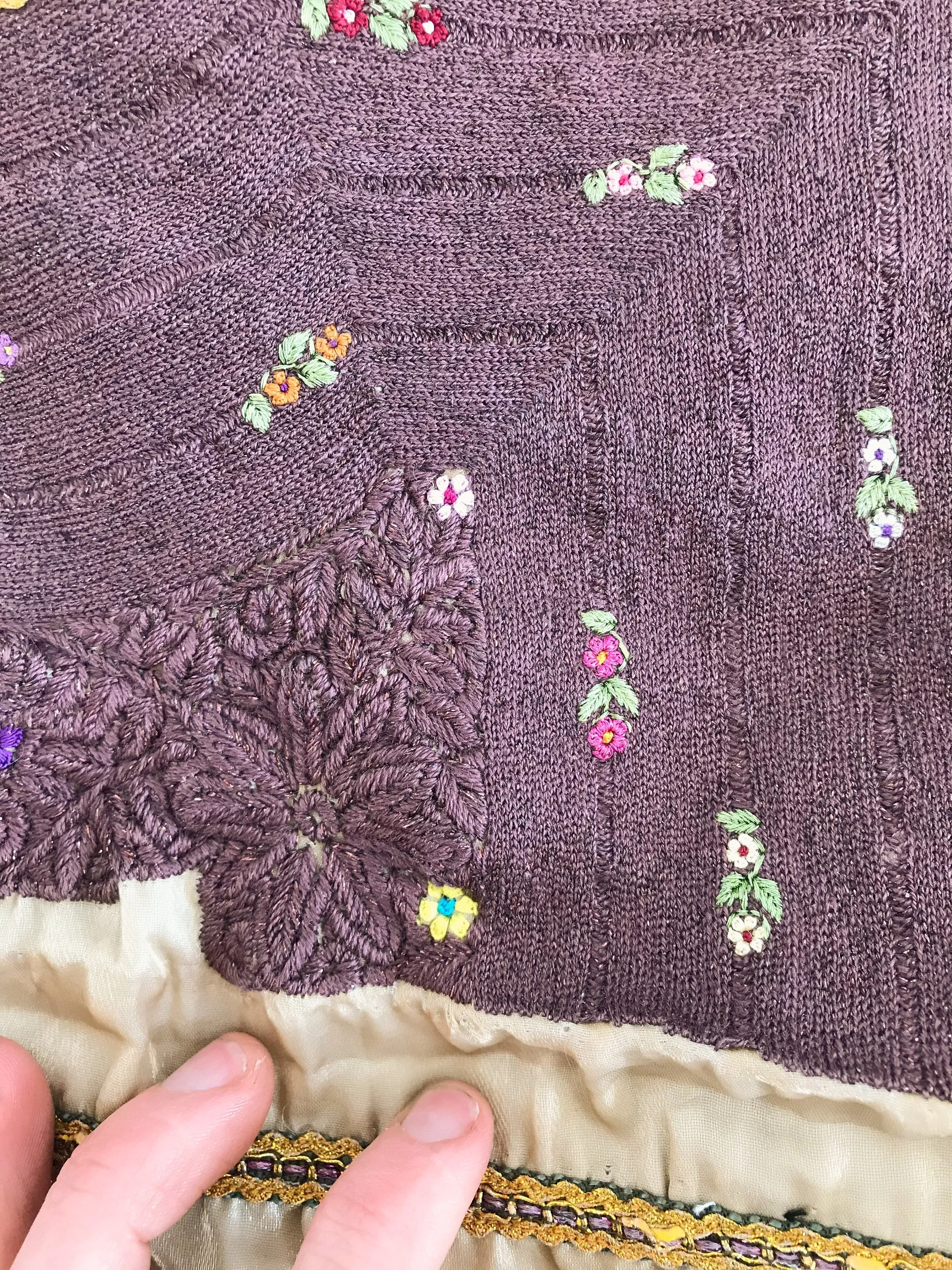 Chamula Blouse. Un. Hand-Embroidered