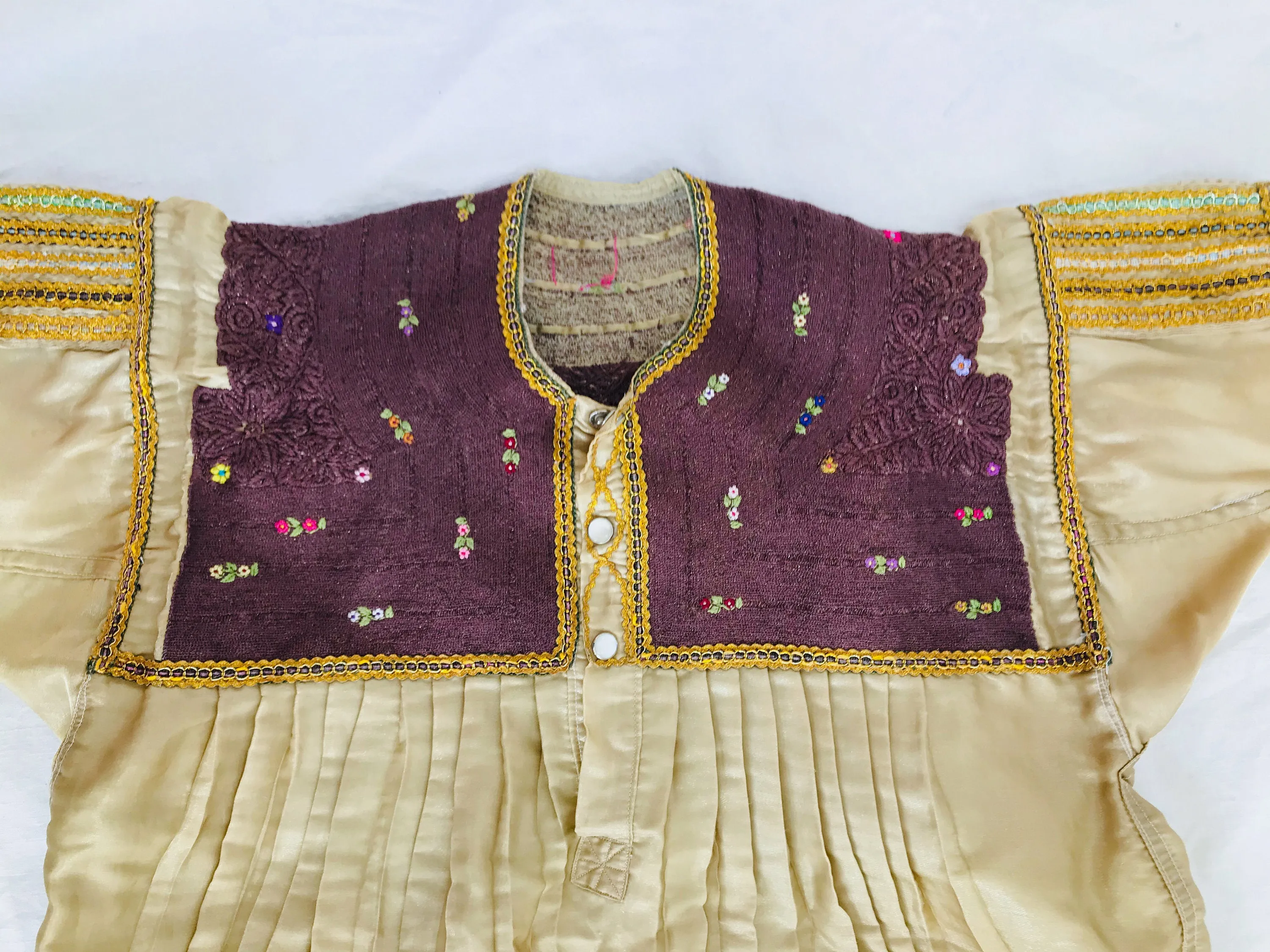 Chamula Blouse. Un. Hand-Embroidered