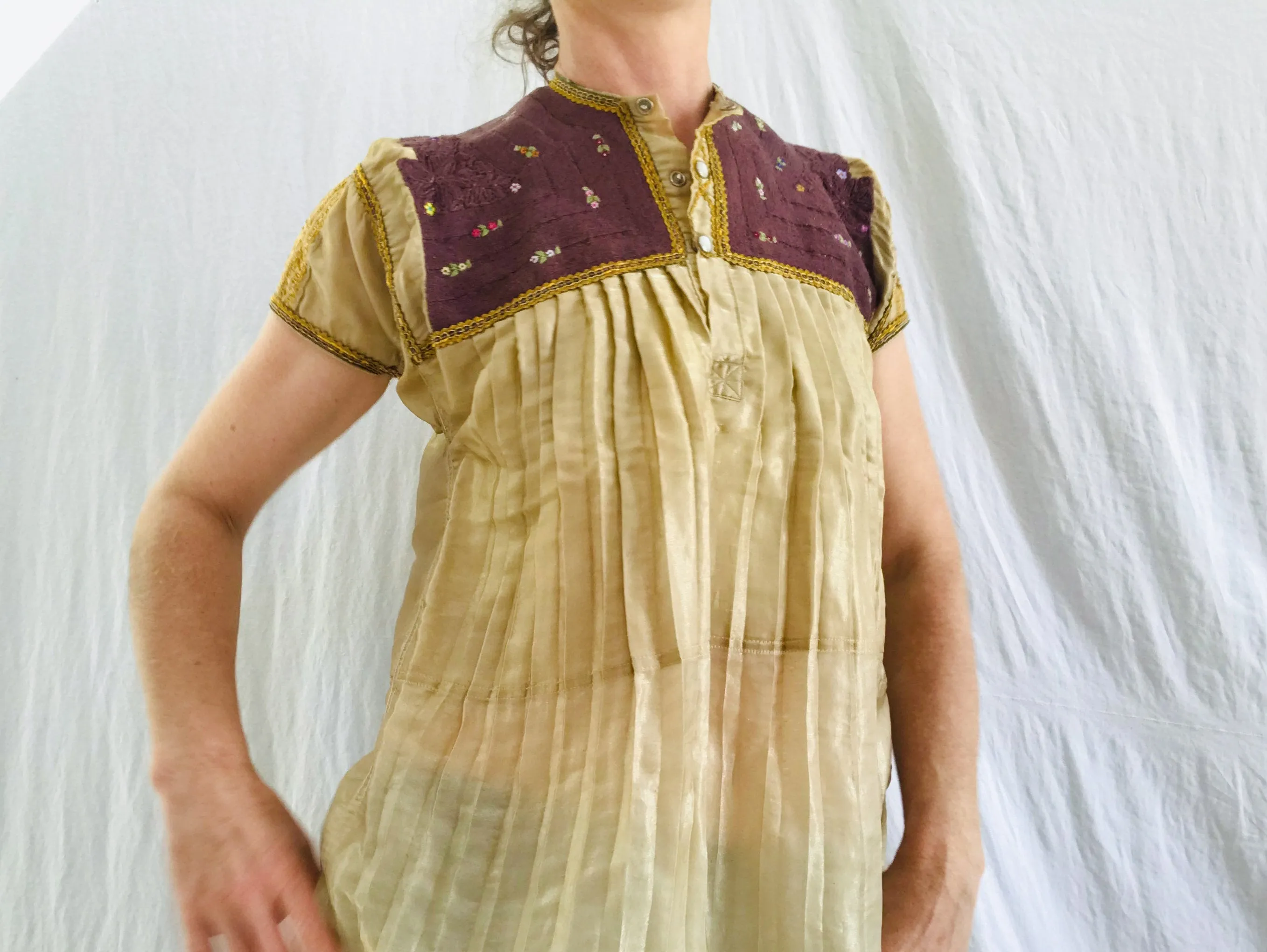 Chamula Blouse. Un. Hand-Embroidered