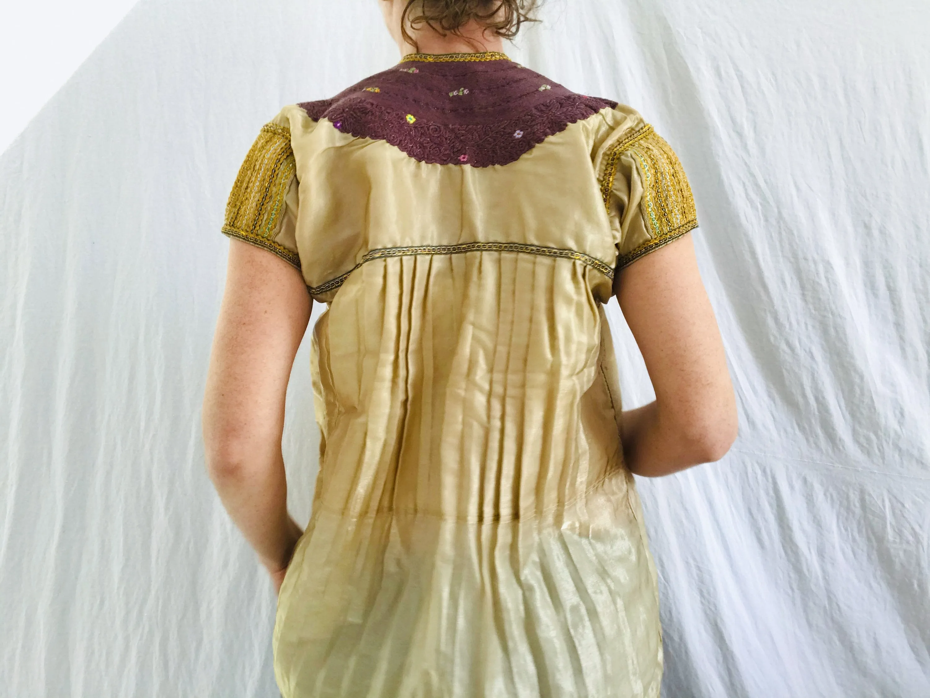Chamula Blouse. Un. Hand-Embroidered