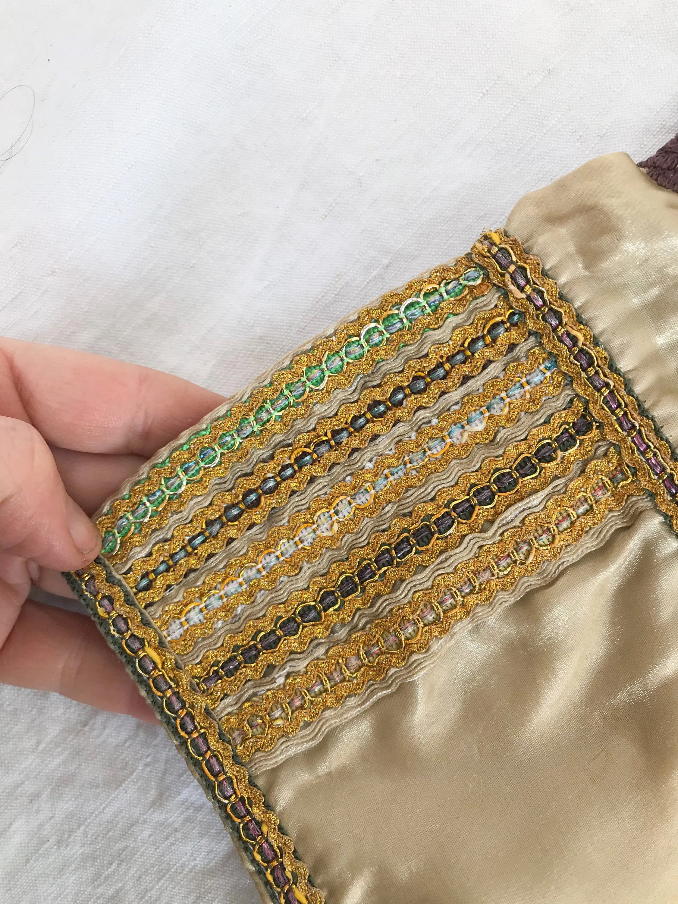 Chamula Blouse. Un. Hand-Embroidered