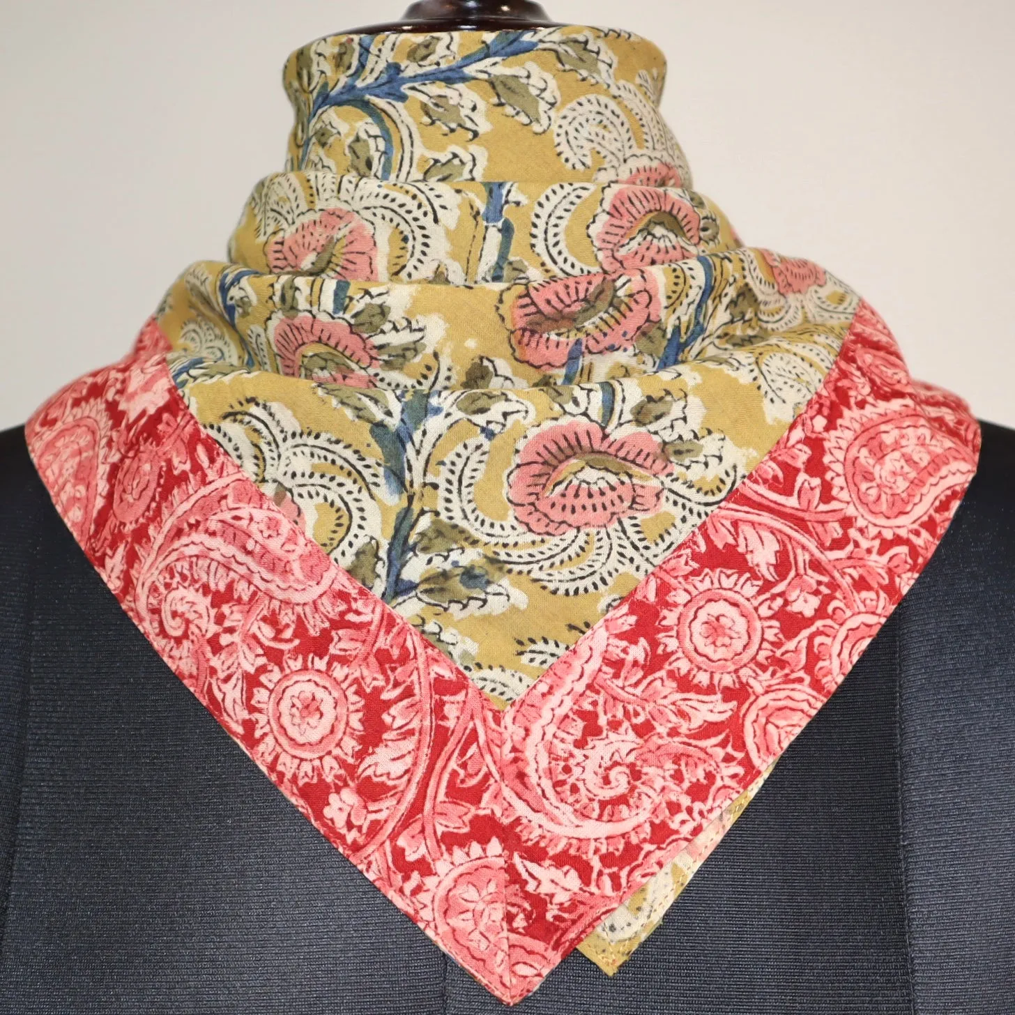 Golden Garden - Appliqu Border Bandana (KK1485-22)